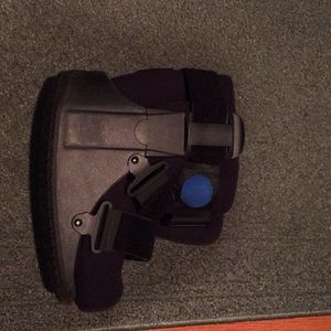 Short post surgery walking boot